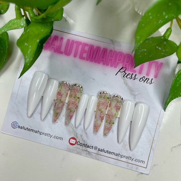 “Pink Roses” Press on nails (HANDMADE) - Picture 1 of 6